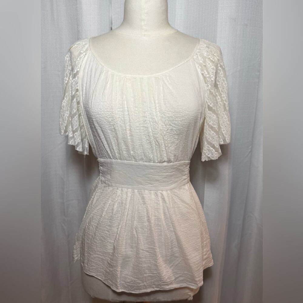 Chic White Lace Flutter Sleeve Blouse